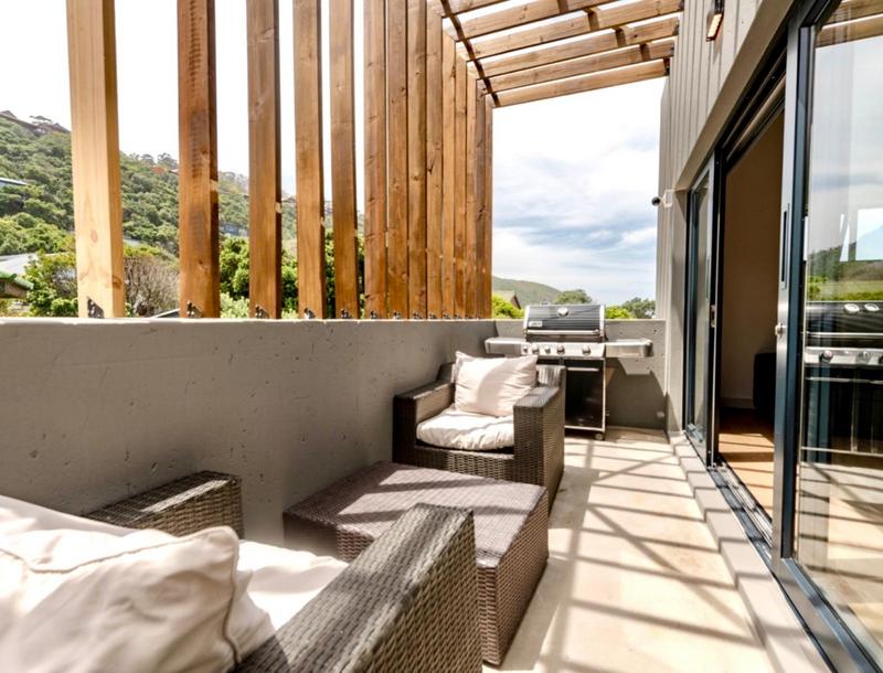 To Let 4 Bedroom Property for Rent in Keurboomstrand Western Cape